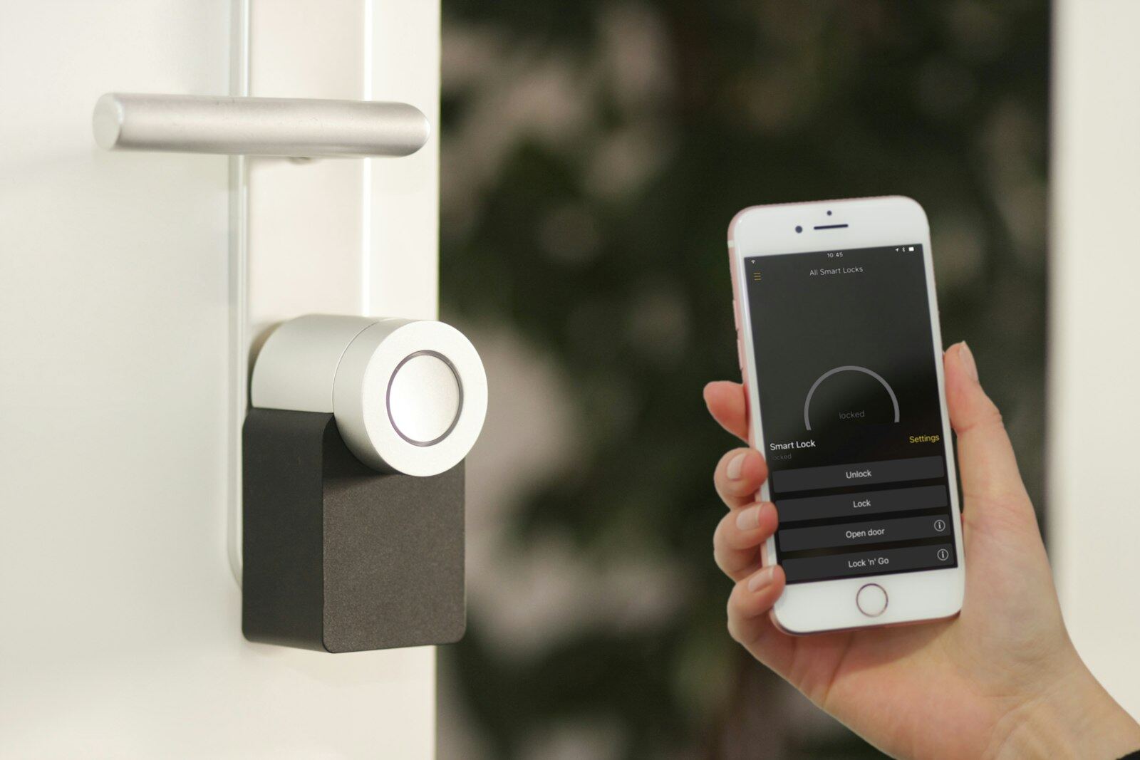 Smart door lock controlled from a phone app